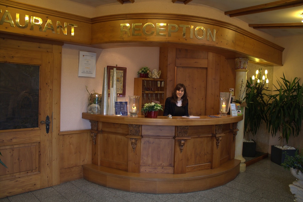 Hotel Mythos 8/50