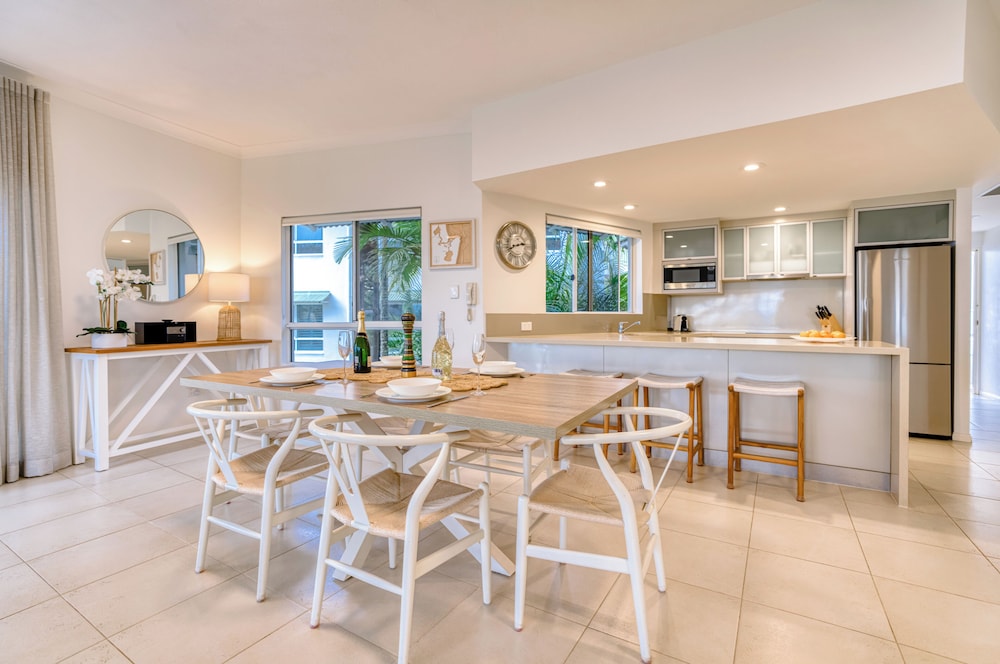 THE LOOKOUT RESORT 58/74