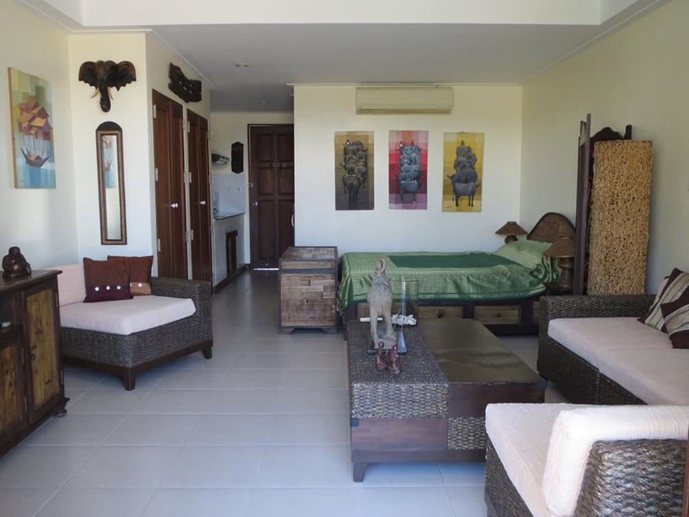 Papillon Residence 12/18