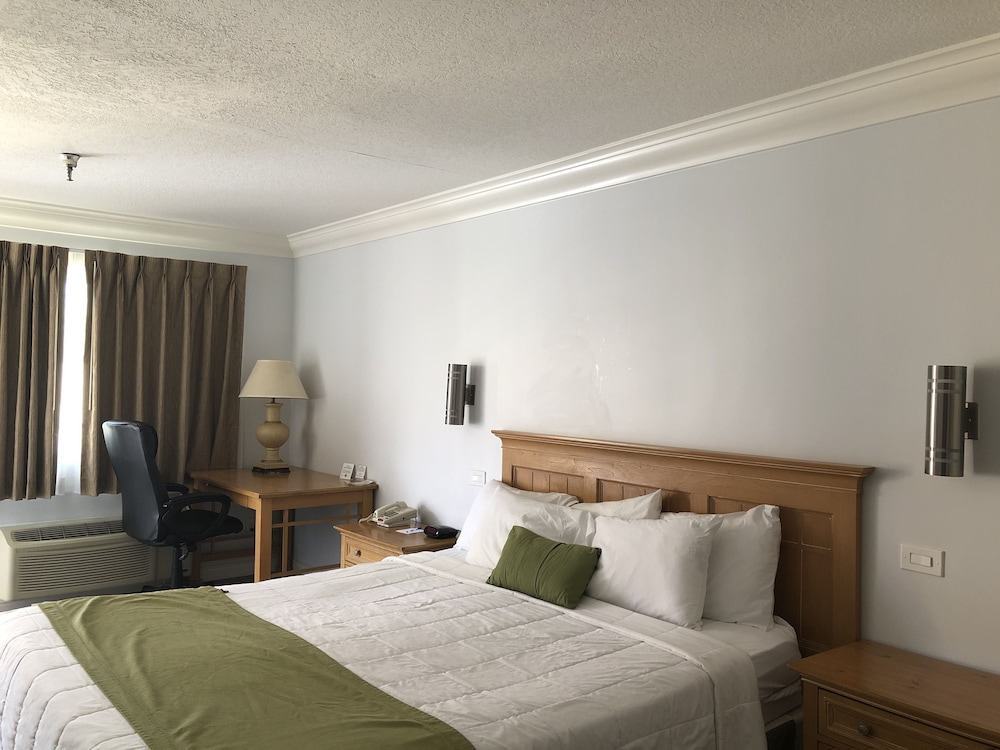 Days Inn by Wyndham Near City Of Hope 5/24
