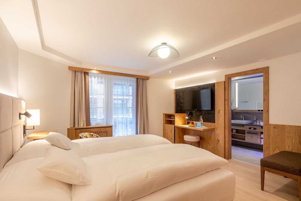 COMFORT, DOUBLE BED