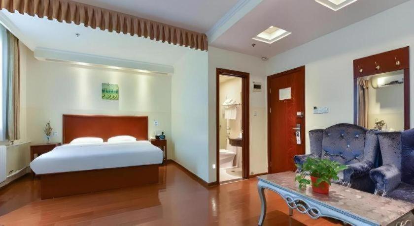 GreenTree Inn Beijing Fengtai District East Avenue Express Hotel 36/62