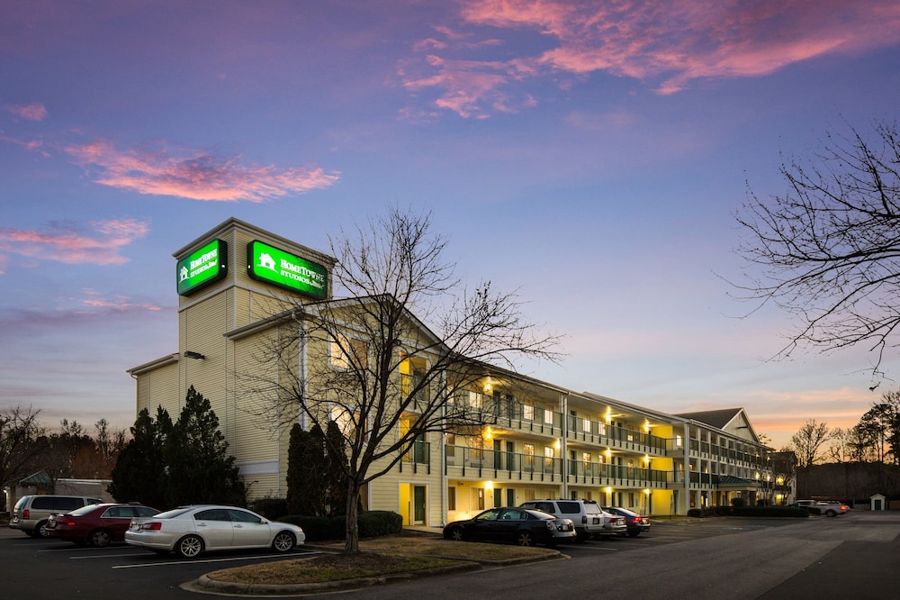 Suburban Studios Durham-Raleigh 32/37
