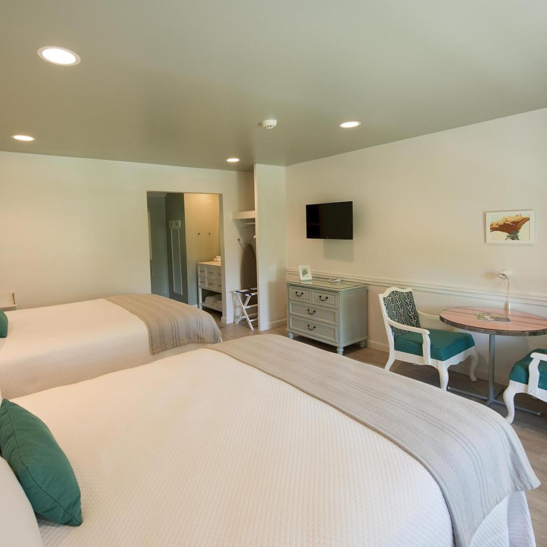 Village Cove Inn 20/51
