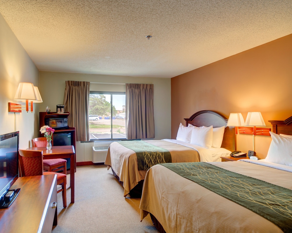 Comfort Inn Midwestern Square 8/27