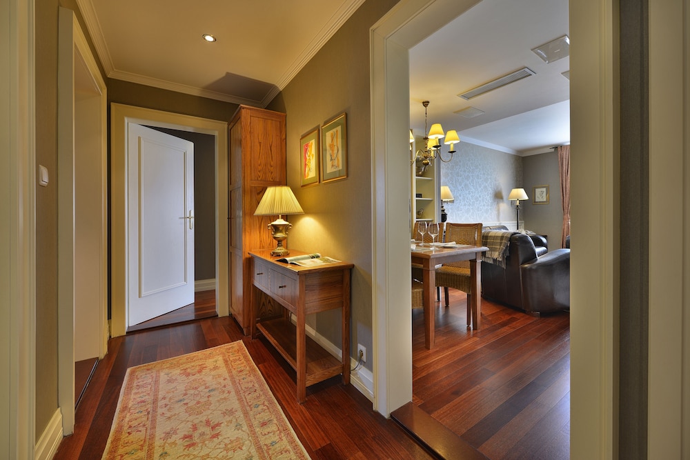 Marrol S Hotel 46/46