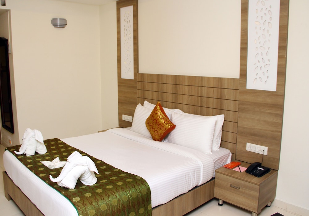 Hotel Vinayaga 13/25