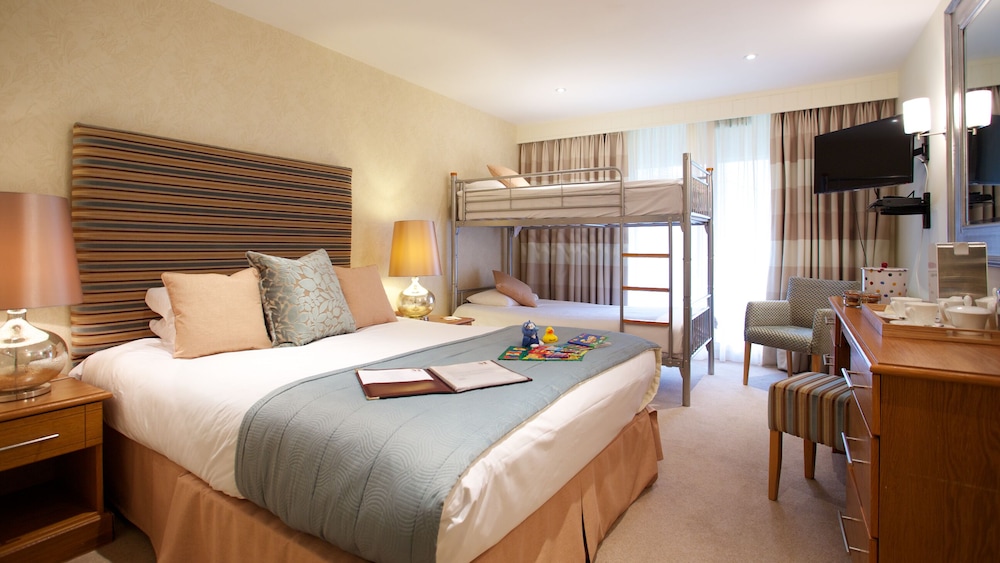 Marwell Hotel 7/60