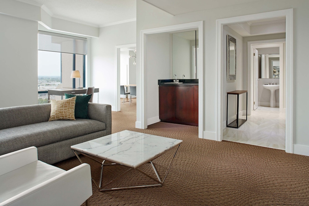 Sheraton Parkway Toronto North Hotel Suites 24/46