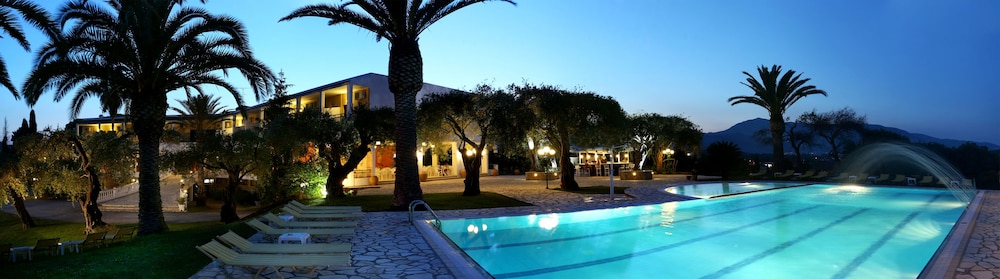 Paradise Hotel Corfu 37/39