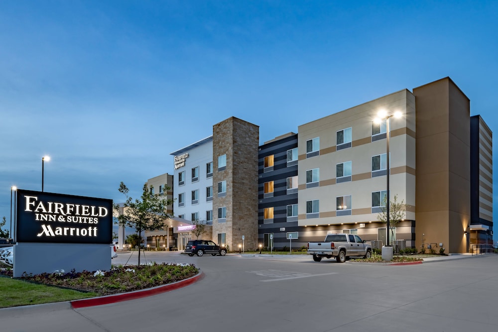 Fairfield Inn & Suites by Marriott Terrell 7/39