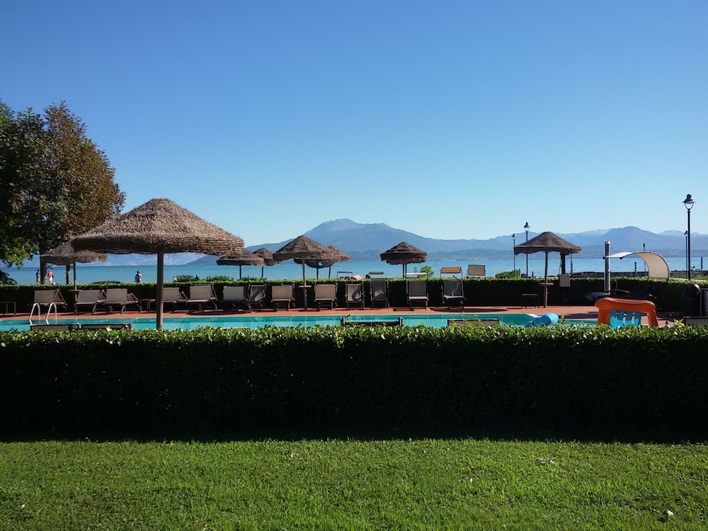Yachting Hotel Mistral 3/79
