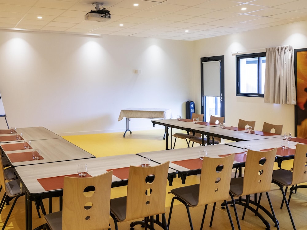 ibis Styles Fougeres 54/59