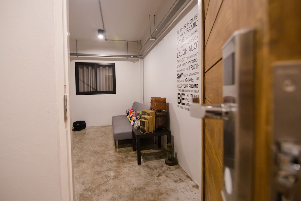 Suree House 34/42