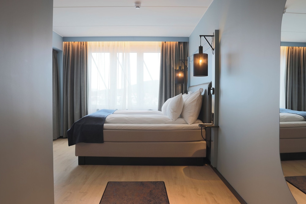 Home Hotel 1624 13/50
