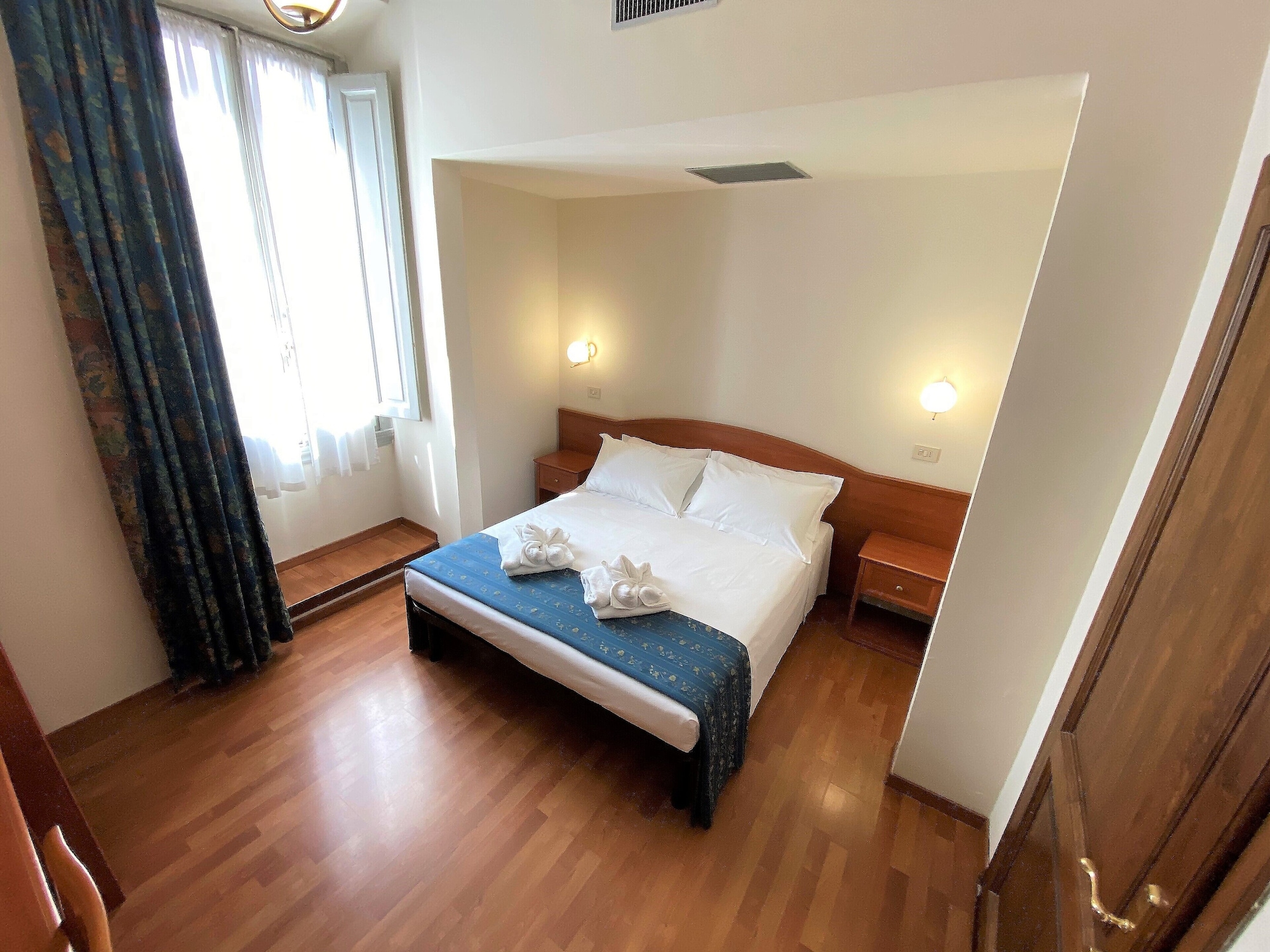 STANDARD, DOUBLE BED