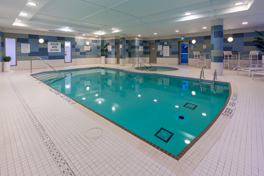 Holiday Inn Express Suites Vaughan 5/78