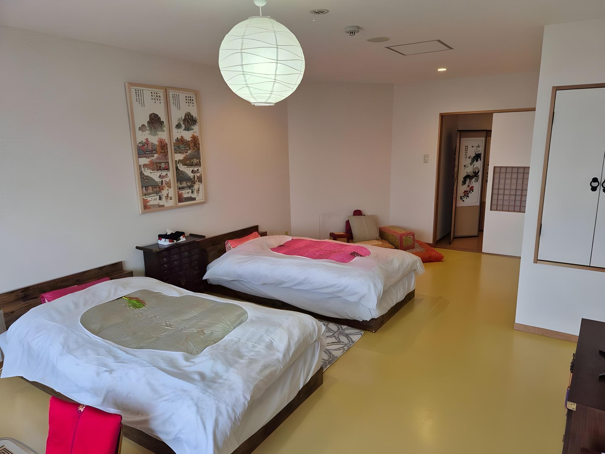 Korean, Twin Beds, King Bed