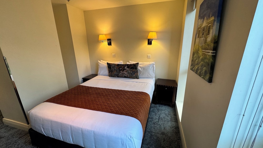 STANDARD, DOUBLE BED