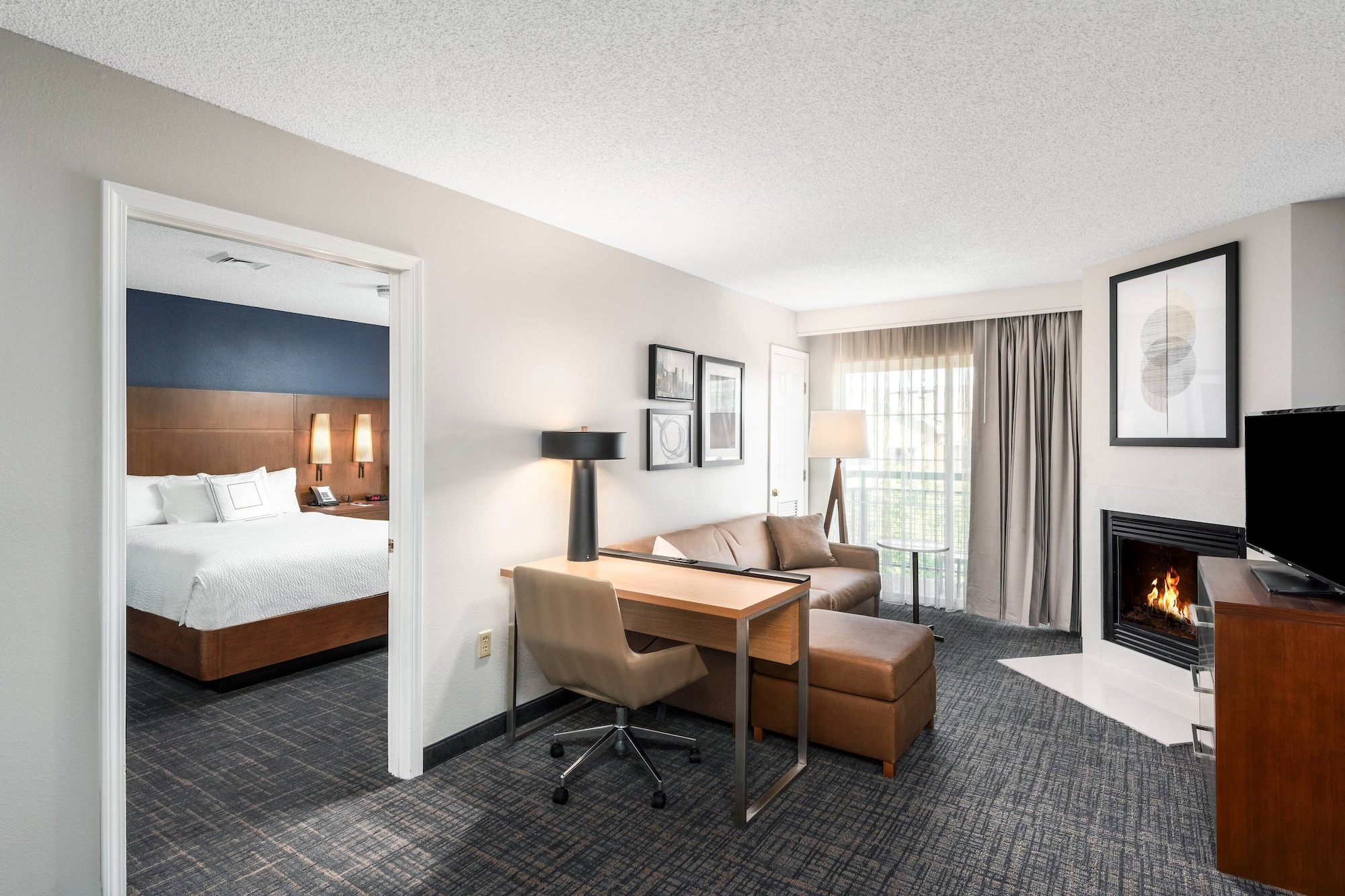 1 BEDROOM, SUITE