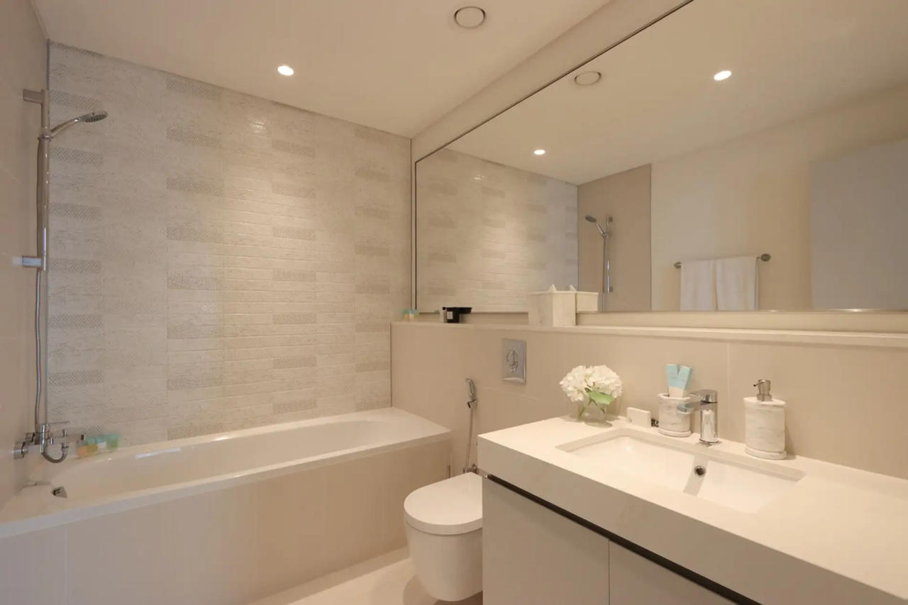 3BR with Marina Skyline View & Private Beach 23/26