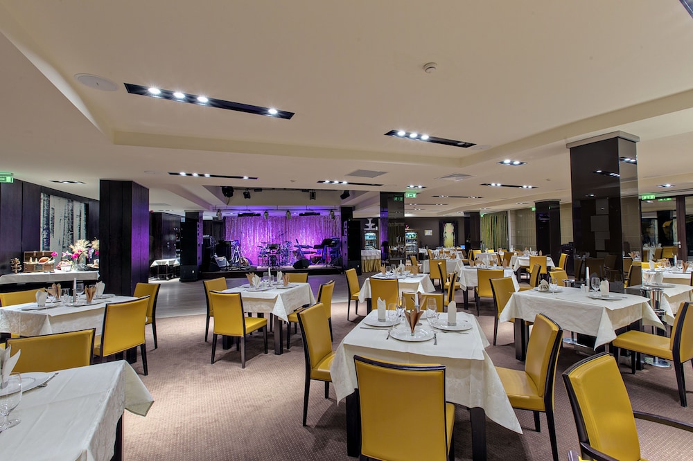 Vega Hotel 43/54