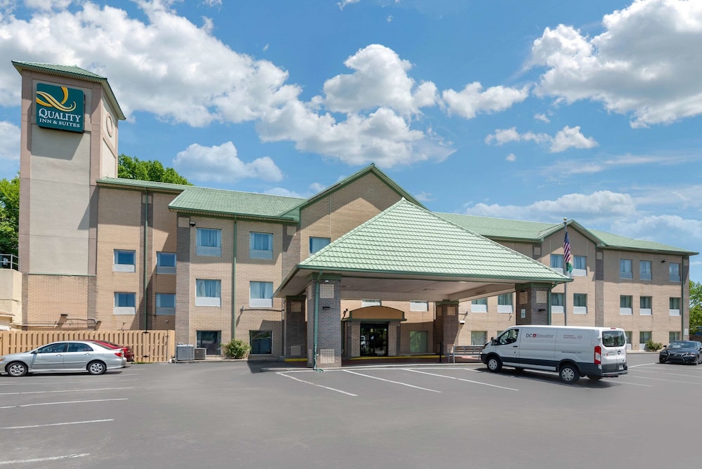 Comfort Inn & Suites Cincinnati Uptown Clifton 37/45