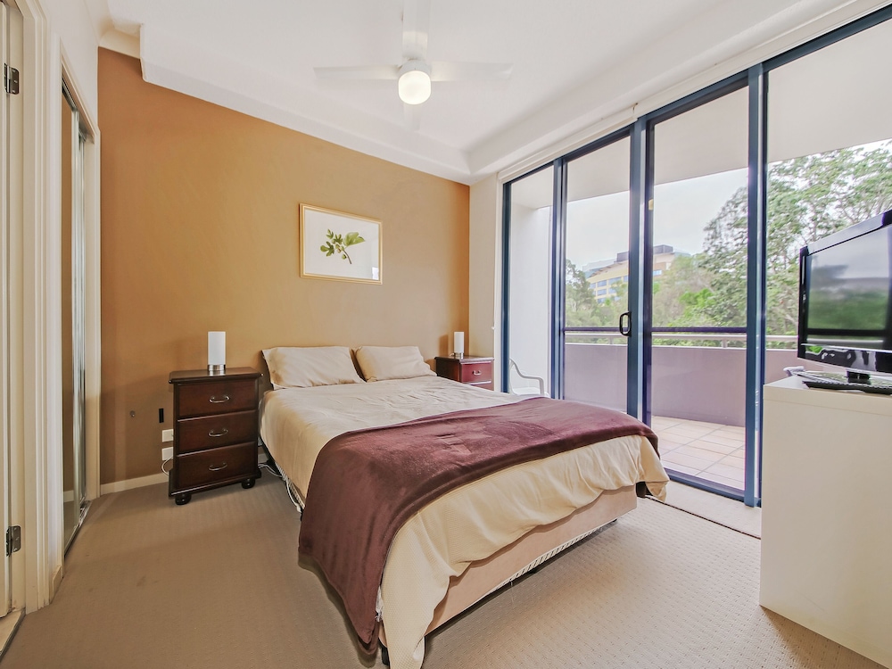 2 BEDROOMS, APARTMENT