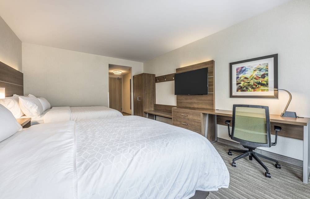 Holiday Inn Express Suites Moncton 22/63
