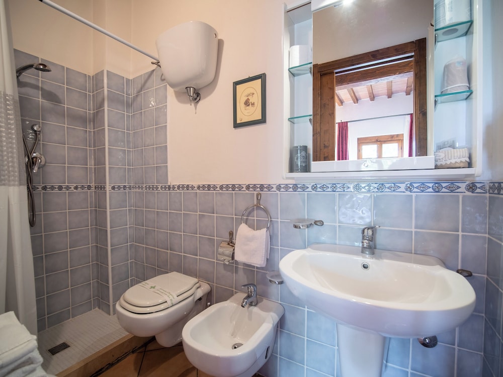 Borgo Mandoleto Hotel 48/50