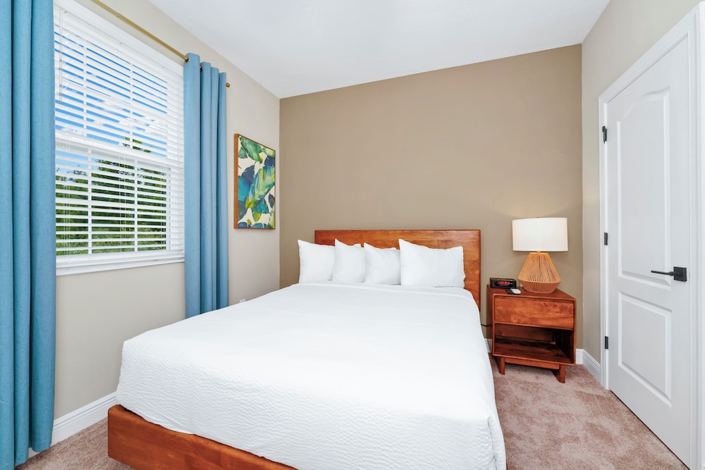 5 Bedrooms, Village, House, 1 King and 2 Queen Beds