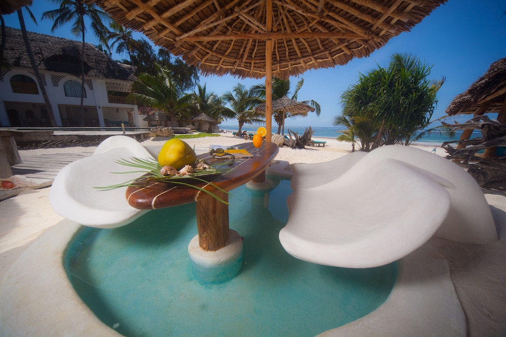 Waterlovers Beach Resort 36/48