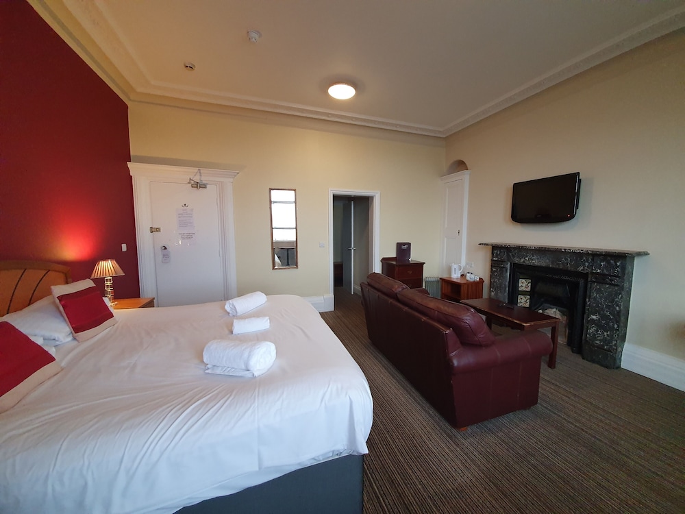 The York Hotel 27/49
