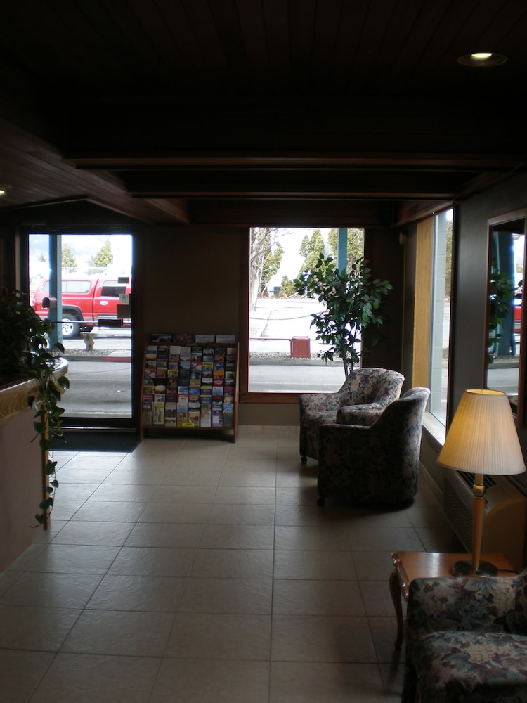 The La Grande Inn 33/48