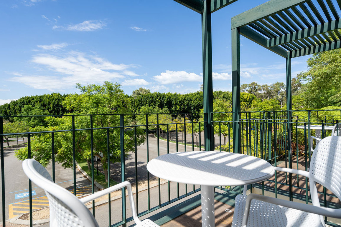 45 Joondalup Resort Country Club Blvd 42/44