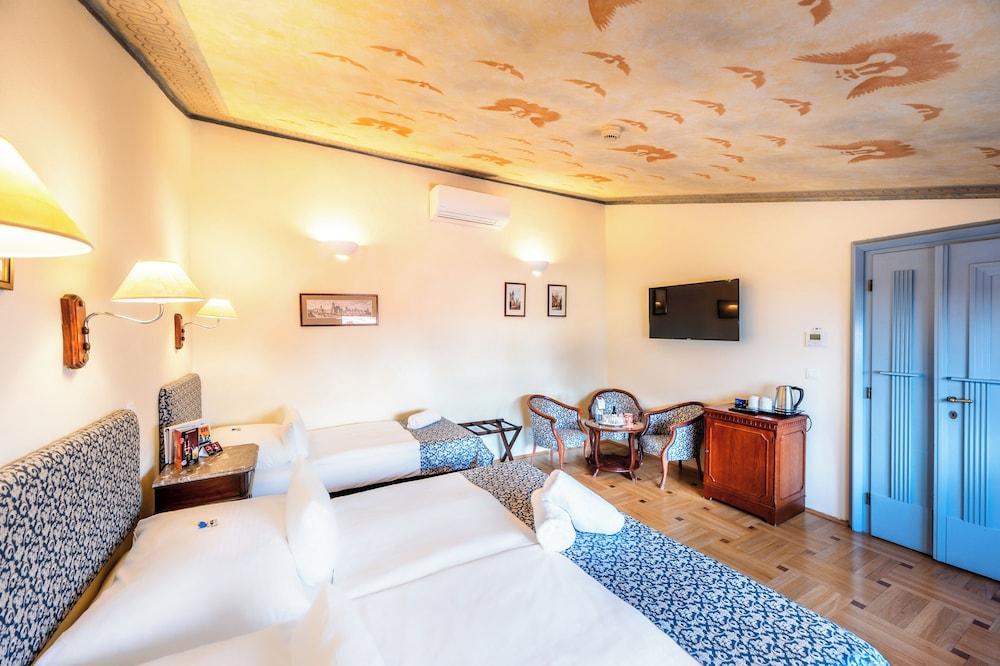 ELITE HOTEL 35/50