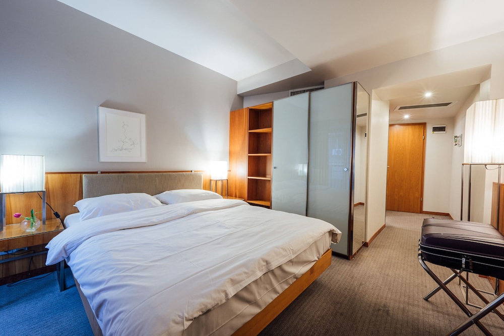 PeakTure Hotel Bucharest 29/68