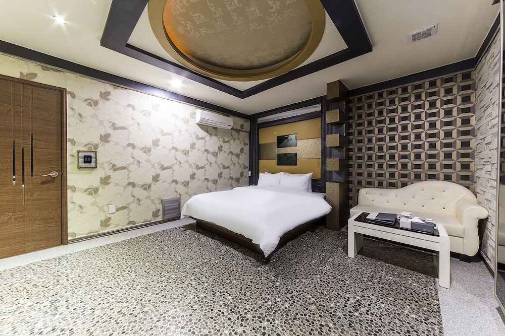Hotel Millennium 24/43