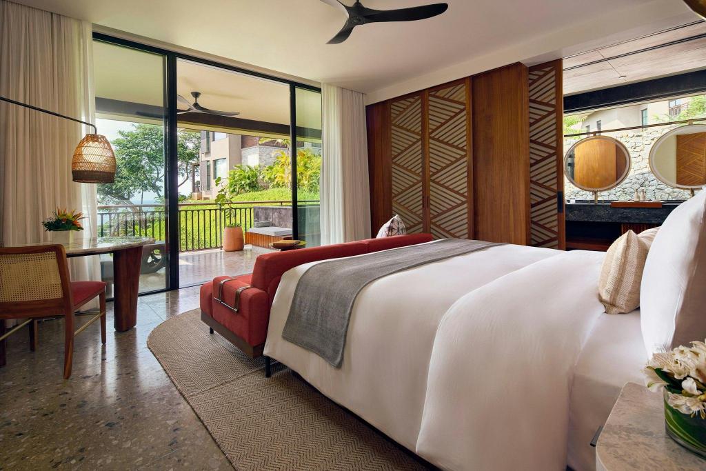 Reserve, Ocean, Guest Room, King Bed, Ocean View, Plunge Pool, Balcony 2/3