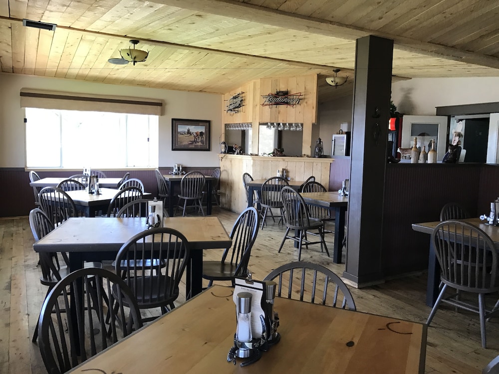 Broken Spur Inn And Steakhouse 58/72