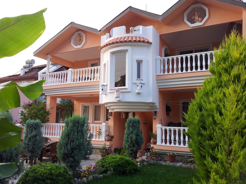 Dalyan Palace 3/76