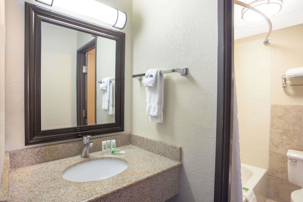 AmericInn by Wyndham Albert Lea 5/14