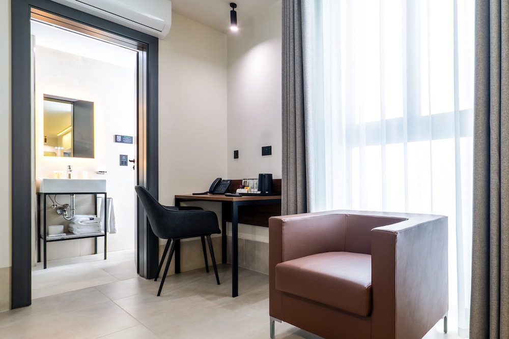 Onyx Hotel 131/163