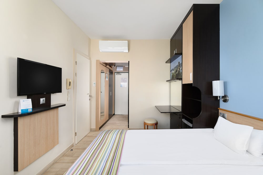 Marina Hotel 25/65