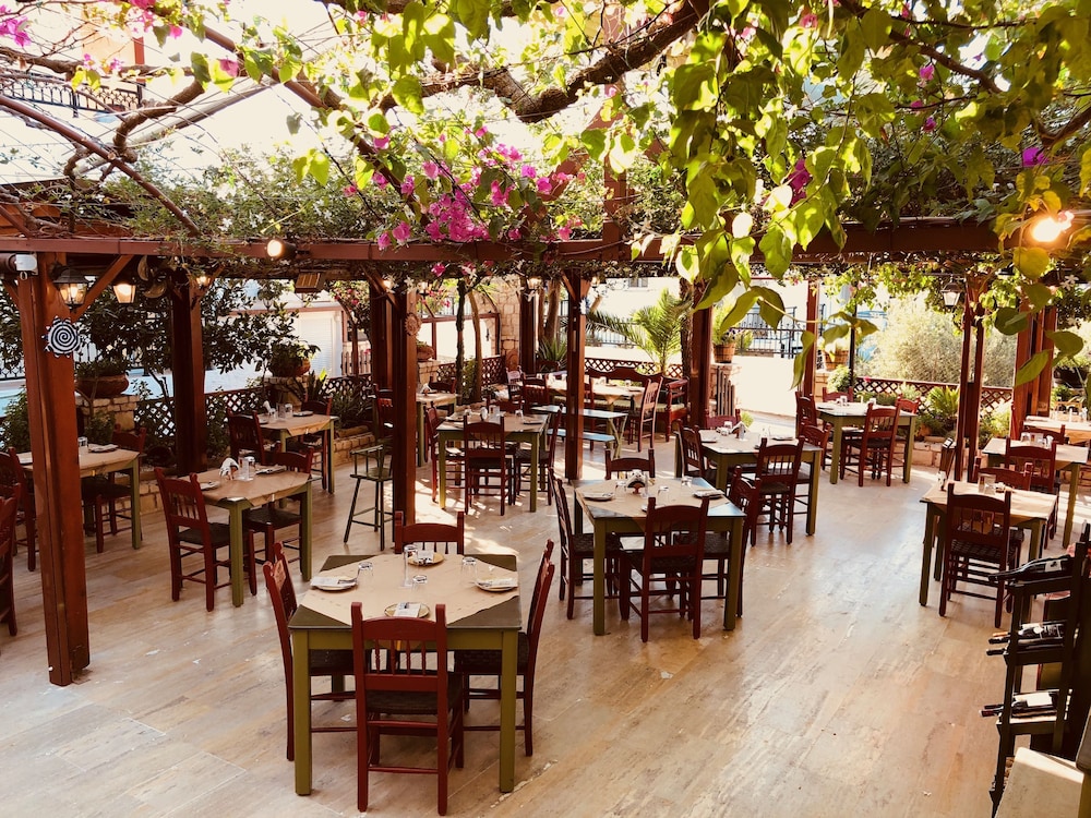 Kastro Hotel 34/50