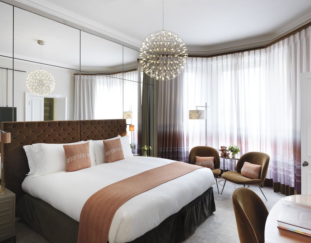 The Athenaeum Hotel & Residences 16/66