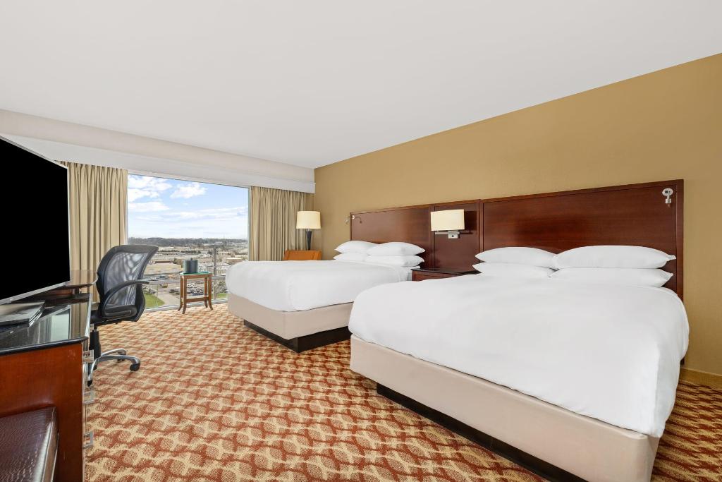 Guest Room, 2 Queen Beds, Concierge Level