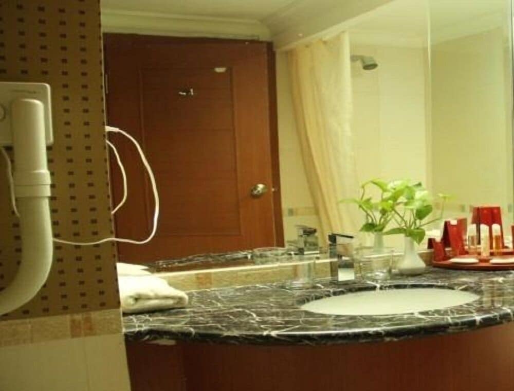Abadi Suite Hotel and Tower 5/27