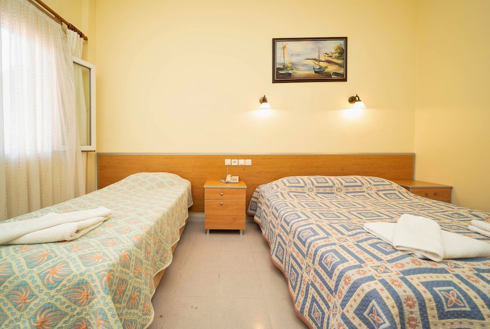 Standard, Triple, 1 Double and 1 Single Bed, Hotel Imparator 3/5