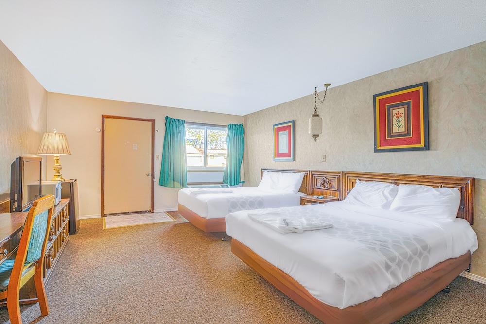Love Hotels Tomahawk at Lake Mohawksin WI 10/49